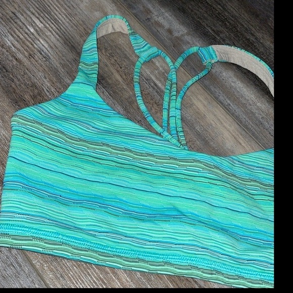 Lululemon sports bra lot size 4 - Picture 15 of 16